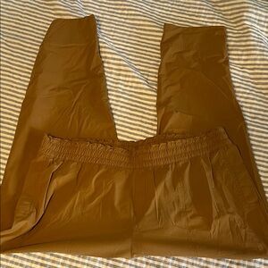 Columbia Tan Relaxed Fit Capri joggers